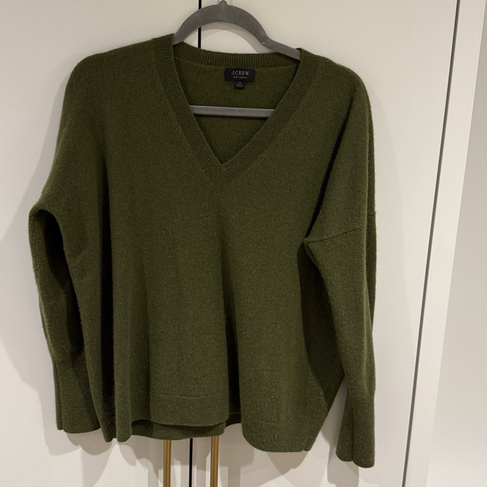 J.Crew Cashmere Sweater V-neck in Olive